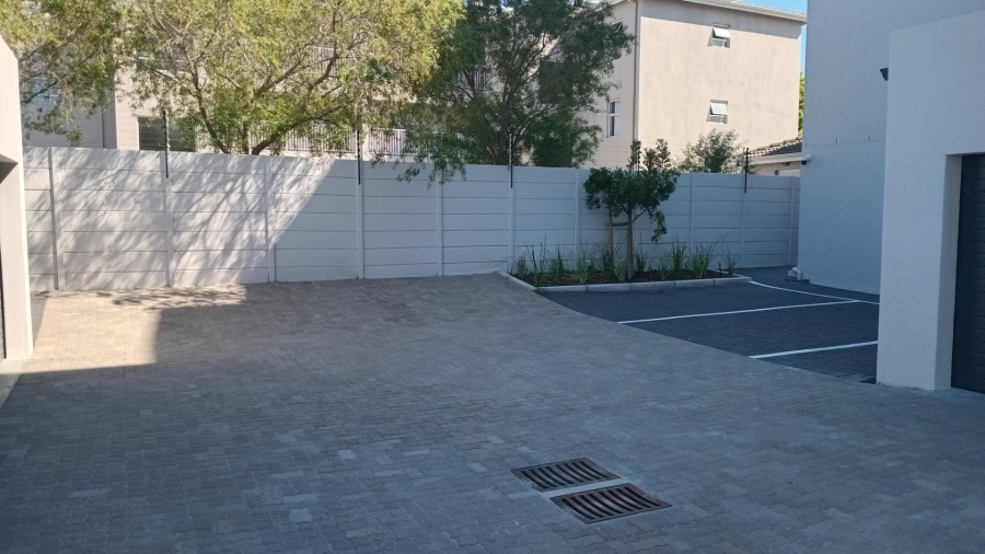 1 Bedroom Property for Sale in Table View Western Cape